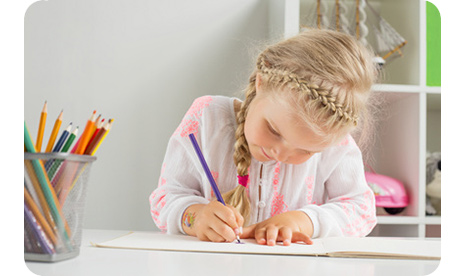 Kidipage - Dora - Desenhos para colorir para crianças.